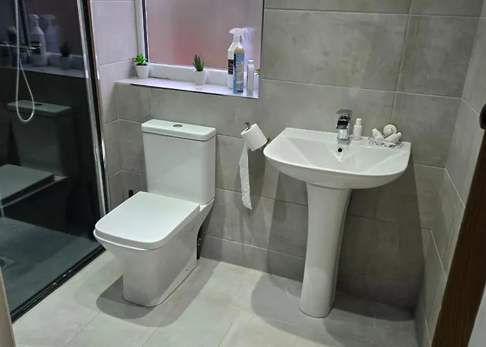 Chelwood * Leeds (West Yorkshire)